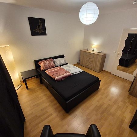 Schoene 3 Schlafzimmer Wohnung Mit 4 Dopplbetten Berlin Extérieur photo