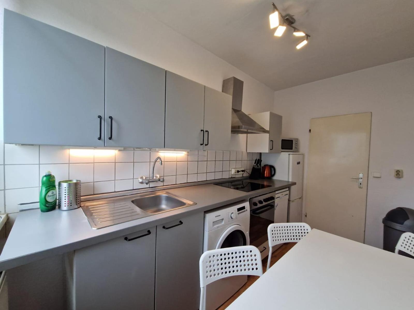 Schoene 3 Schlafzimmer Wohnung Mit 4 Dopplbetten Berlin Extérieur photo