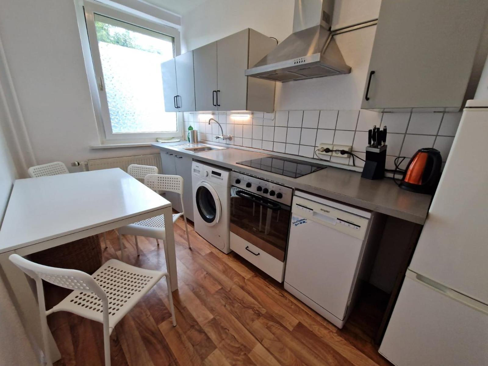 Schoene 3 Schlafzimmer Wohnung Mit 4 Dopplbetten Berlin Extérieur photo