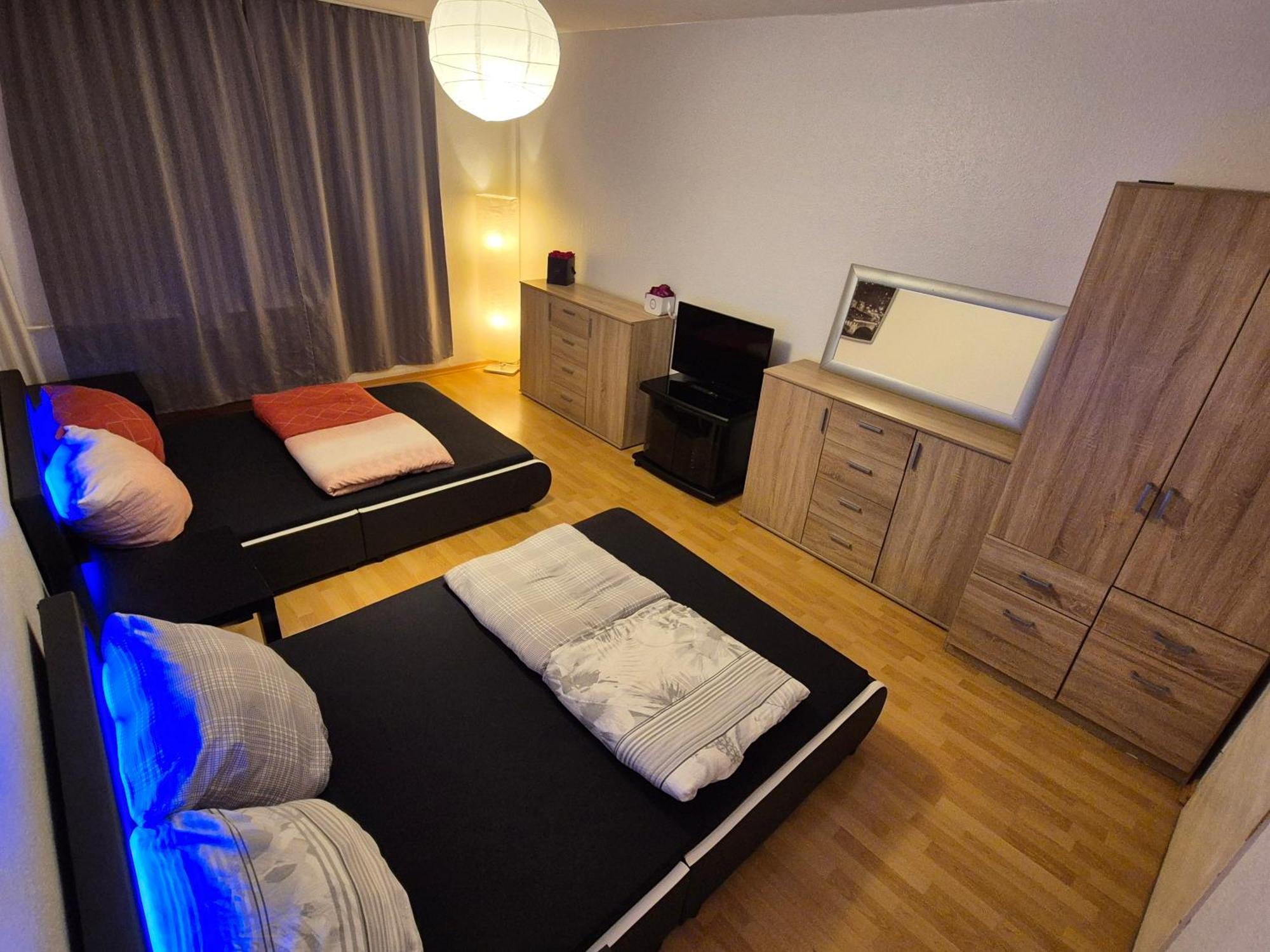 Schoene 3 Schlafzimmer Wohnung Mit 4 Dopplbetten Berlin Extérieur photo