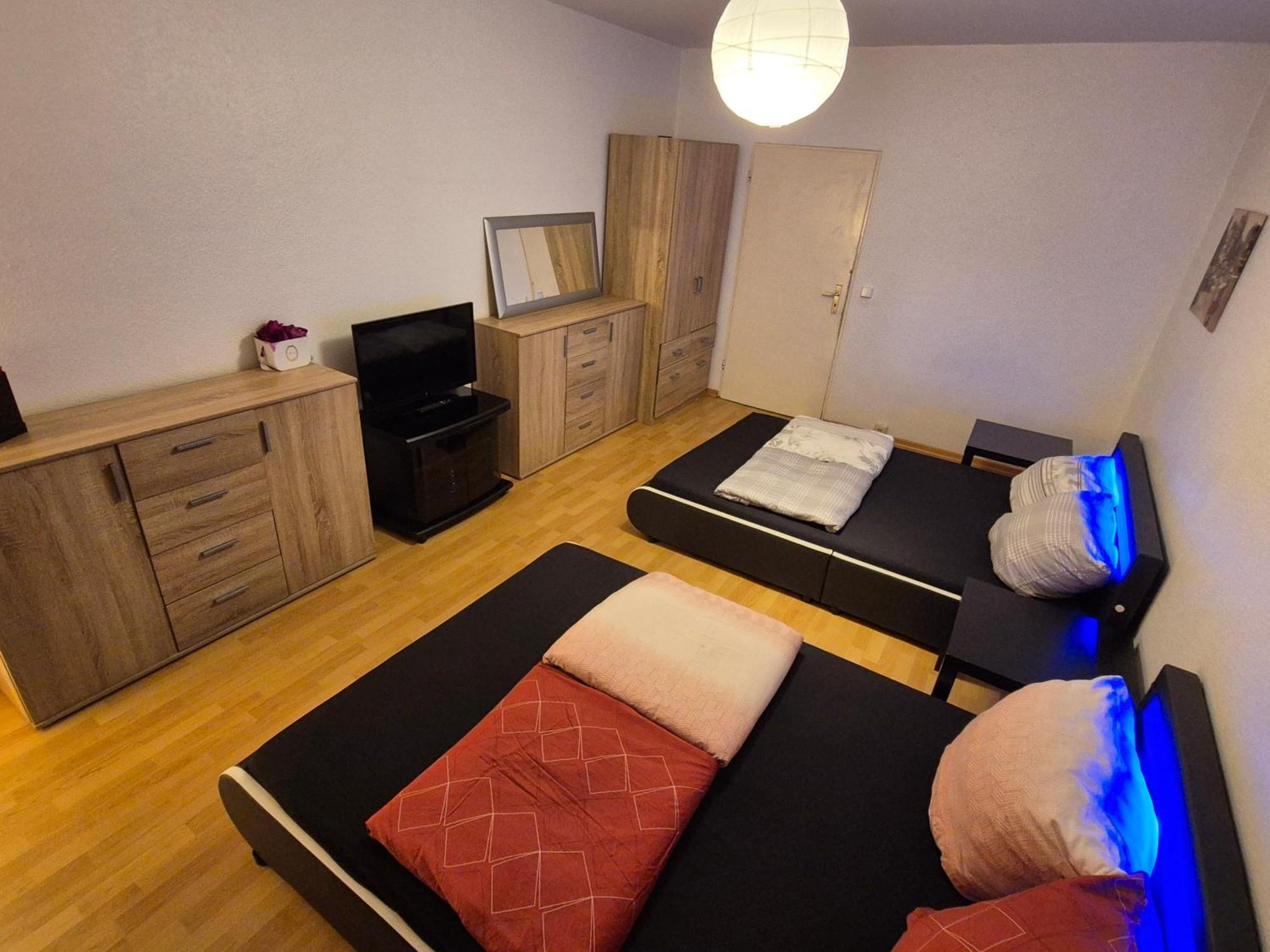 Schoene 3 Schlafzimmer Wohnung Mit 4 Dopplbetten Berlin Extérieur photo