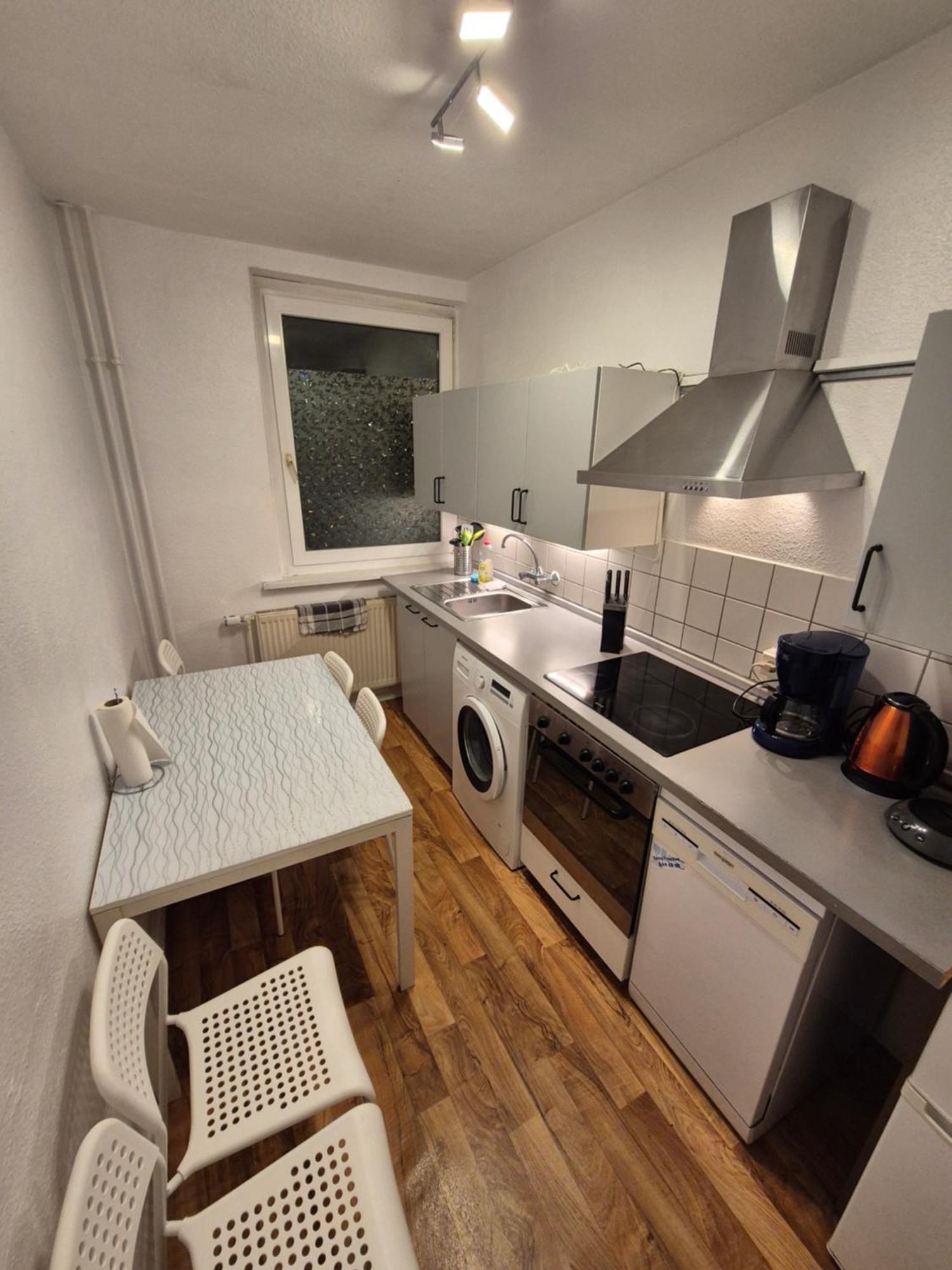 Schoene 3 Schlafzimmer Wohnung Mit 4 Dopplbetten Berlin Extérieur photo